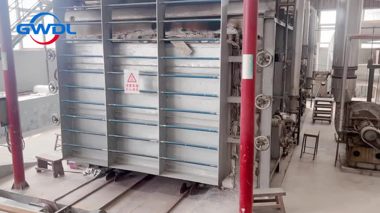 Shuttle kiln with car-type gas firing